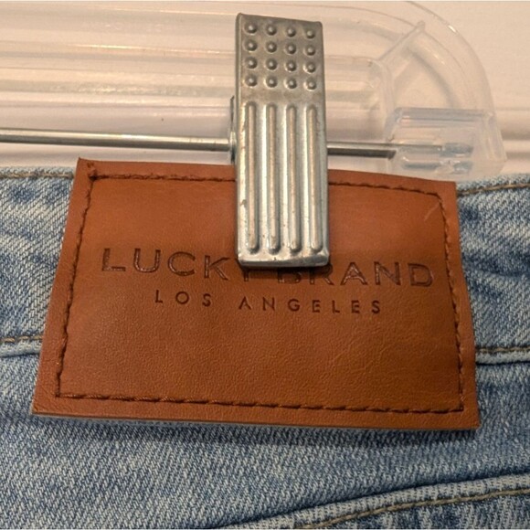 Lucky Brand Distressed Denim Shorts Sz 2 Light Wash Cutoff Festival The Roll up - Picture 7 of 10